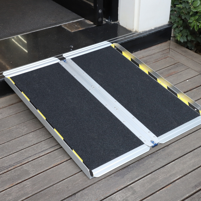 Heeve Aluminium Single-Fold Premium Wheelchair Ramp with Carry Bag- 30 ...