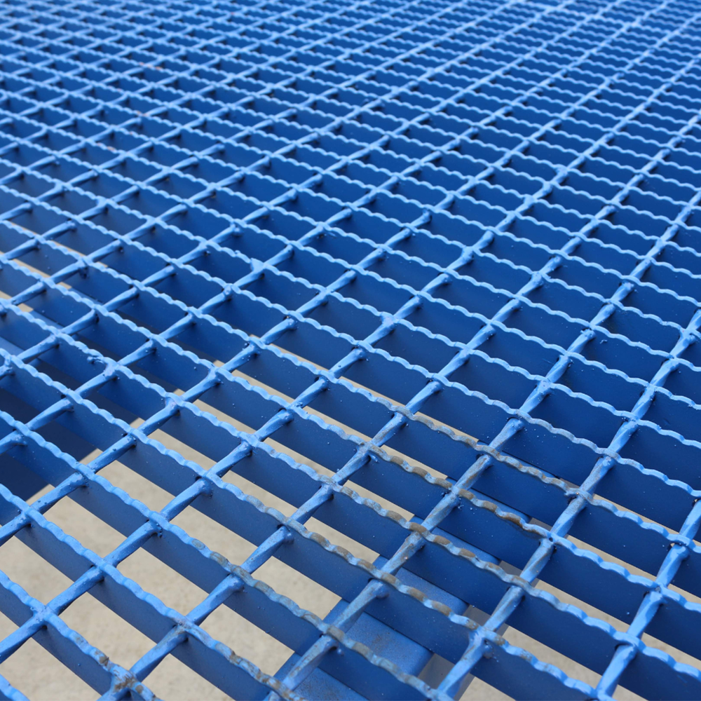 grated surface of Heeve Forklift Dock Ramp/Yard Ramp with Grated Surface - Hydraulic