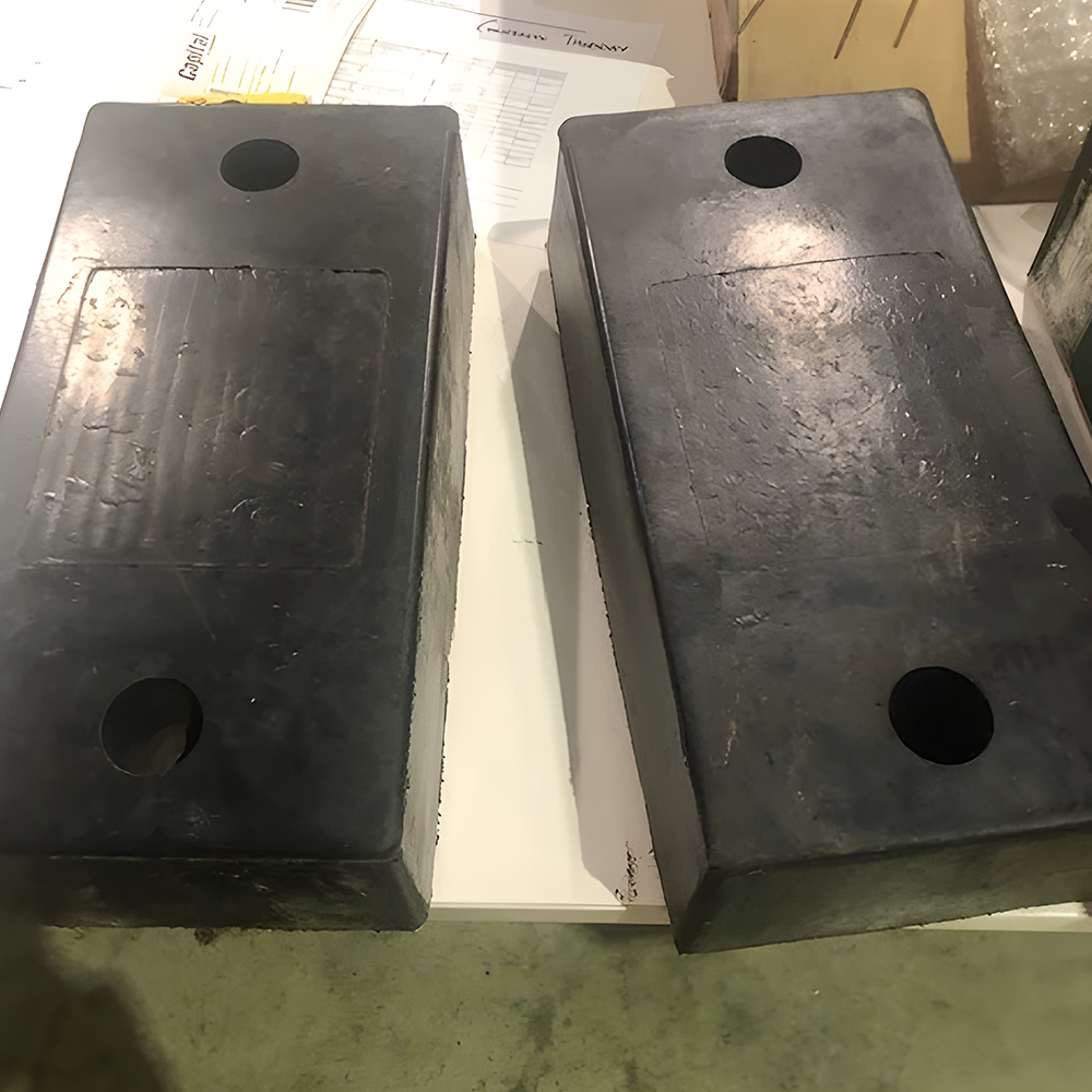 Heeve Moulded Rubber Dock Leveler Bumper (Almost Perfect)